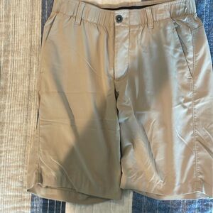 Under Armour 30 in waist tan golf short